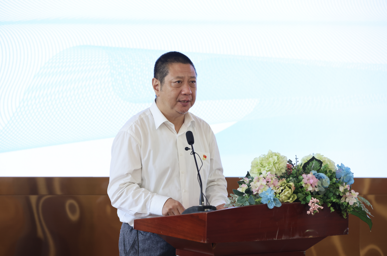 Beat365唯一官方网站设计艺术学院院长胡晓阳教授发言