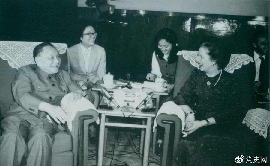 1982年9月24日,邓小平会见英国首相撒切尔夫人。 1982年9月24日,邓小平会见英国首相撒切尔夫人。